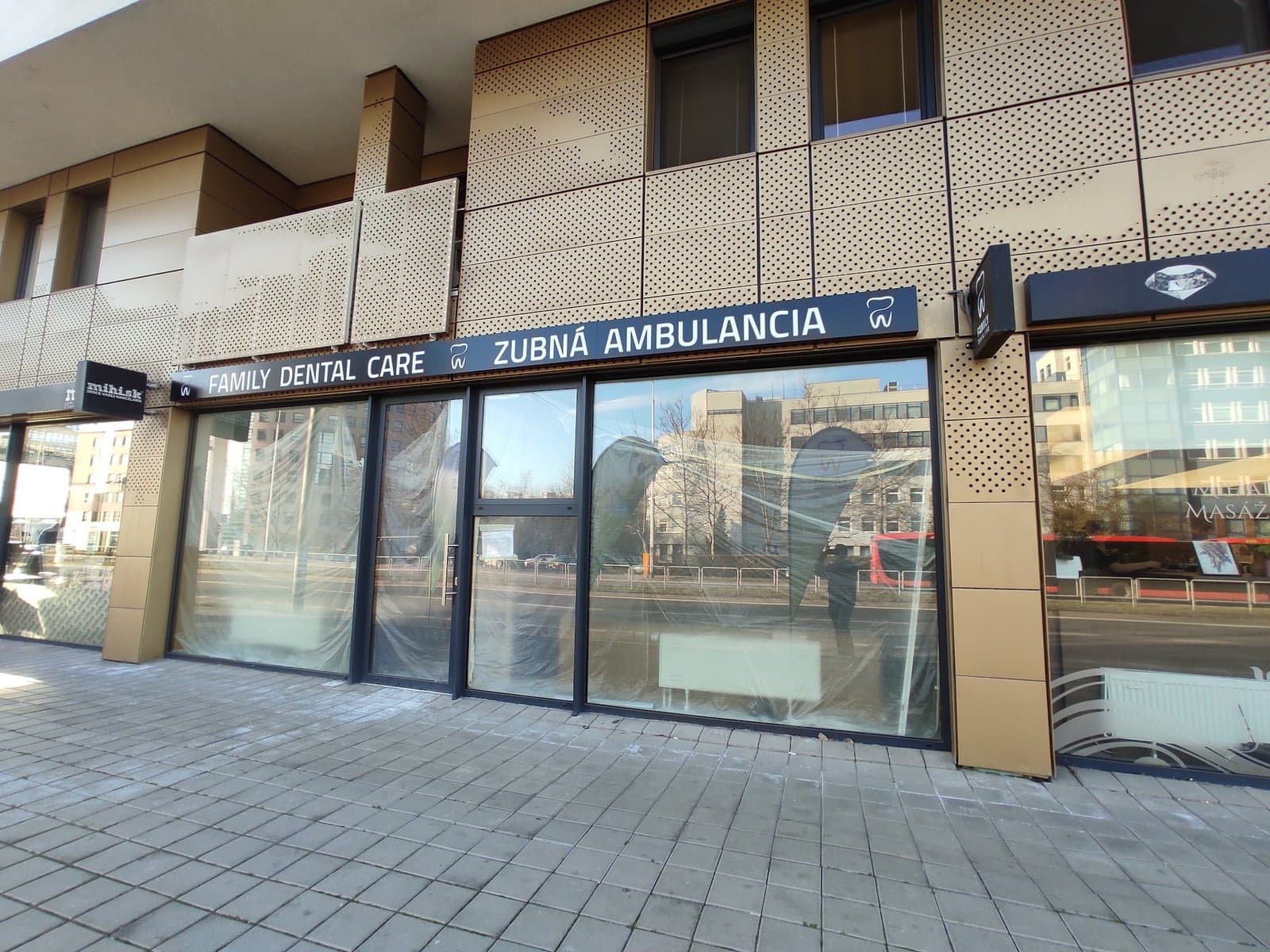 Family Dental Care - Panónska