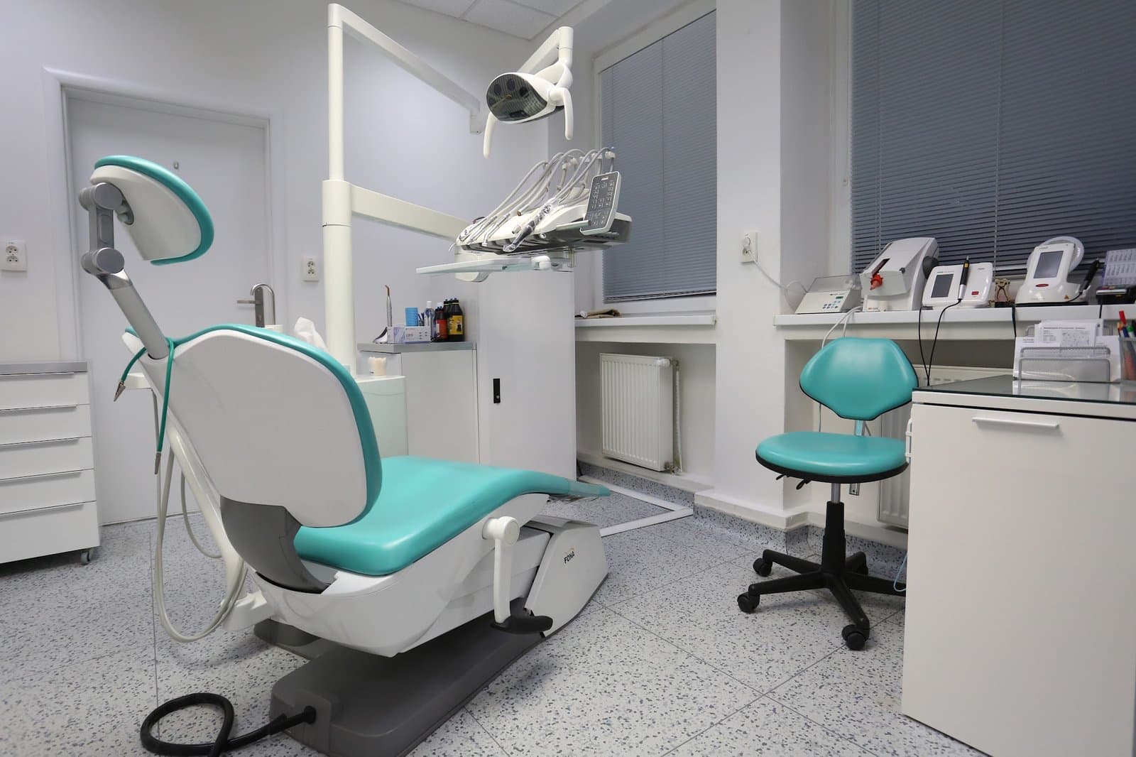 MDDr. Tomáš Szórád - DENTAL MEDICARE s. r. o.