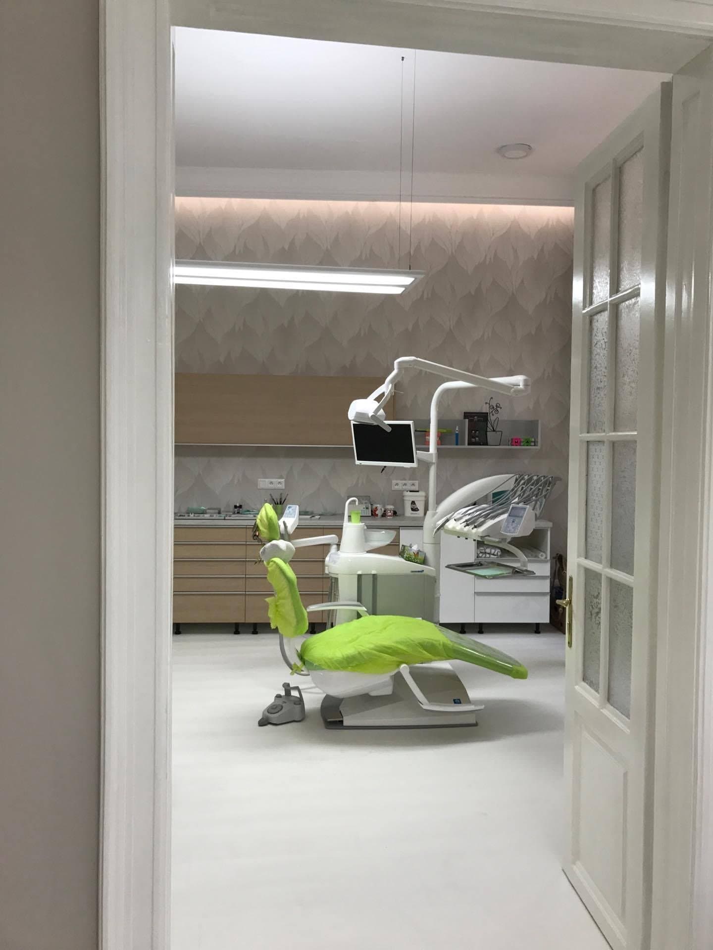 CrystalDent s.r.o