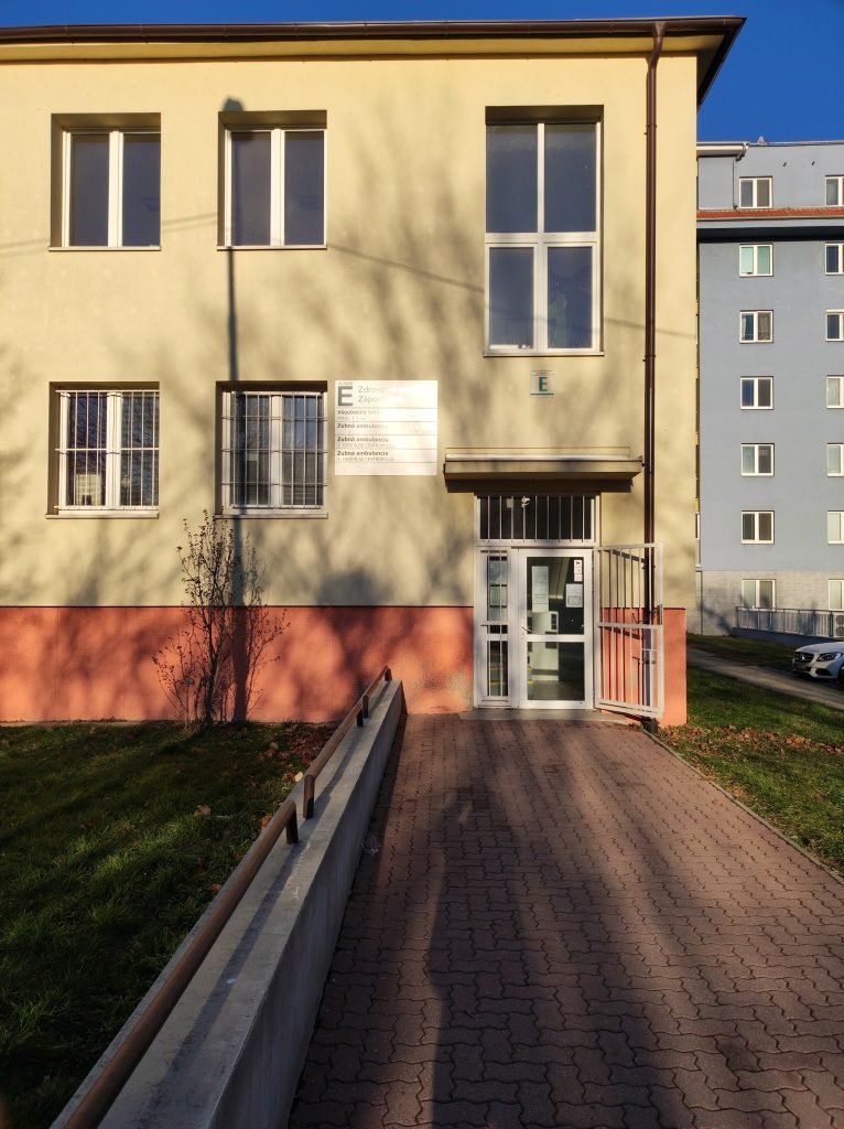 1. DENTÁLNE CENTRUM s.r.o.