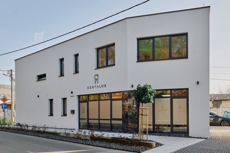 Dentalux - Dentálna hygiena a bielenie zubov