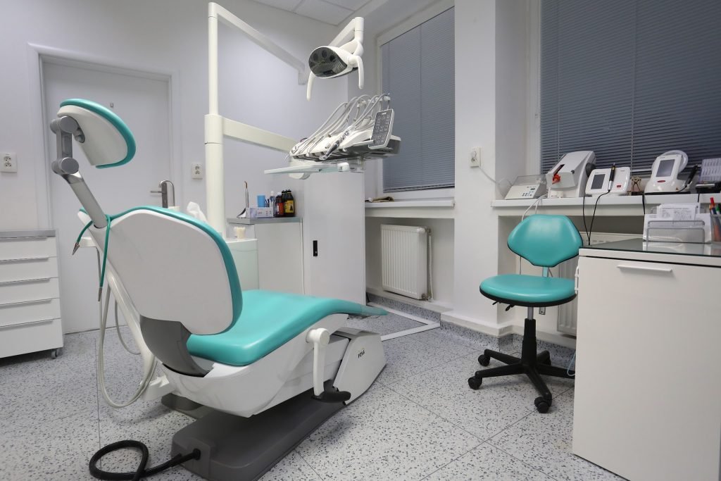 MDDr. Tomáš Szórád - DENTAL MEDICARE s. r. o.