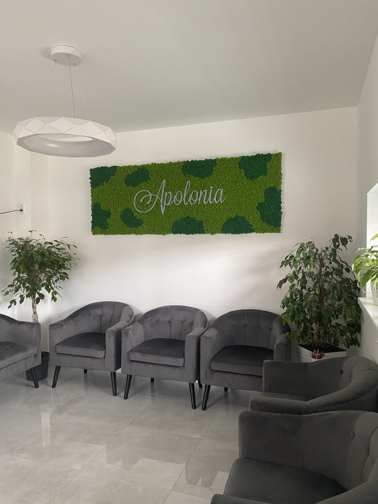 Apolonia dentaloalveolárna chirurgia a implantológia.