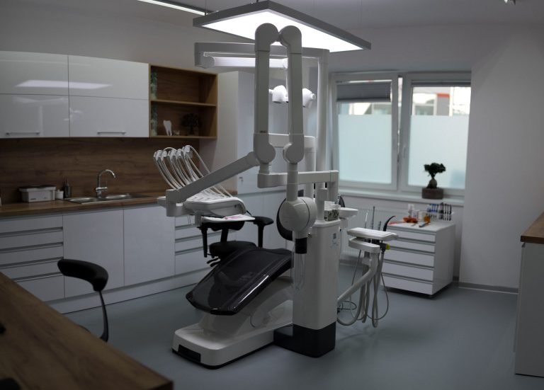 DentisTree s.r.o. - MDDr. Romana Skuhrová