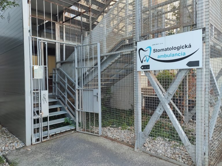 Dr. med. dent. Adam Salama (JuMa Dent, s. r. o.)